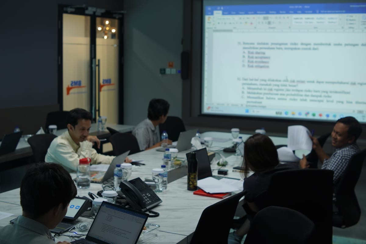 Sesi pelatihan sertifikasi pasar modal Qualifin